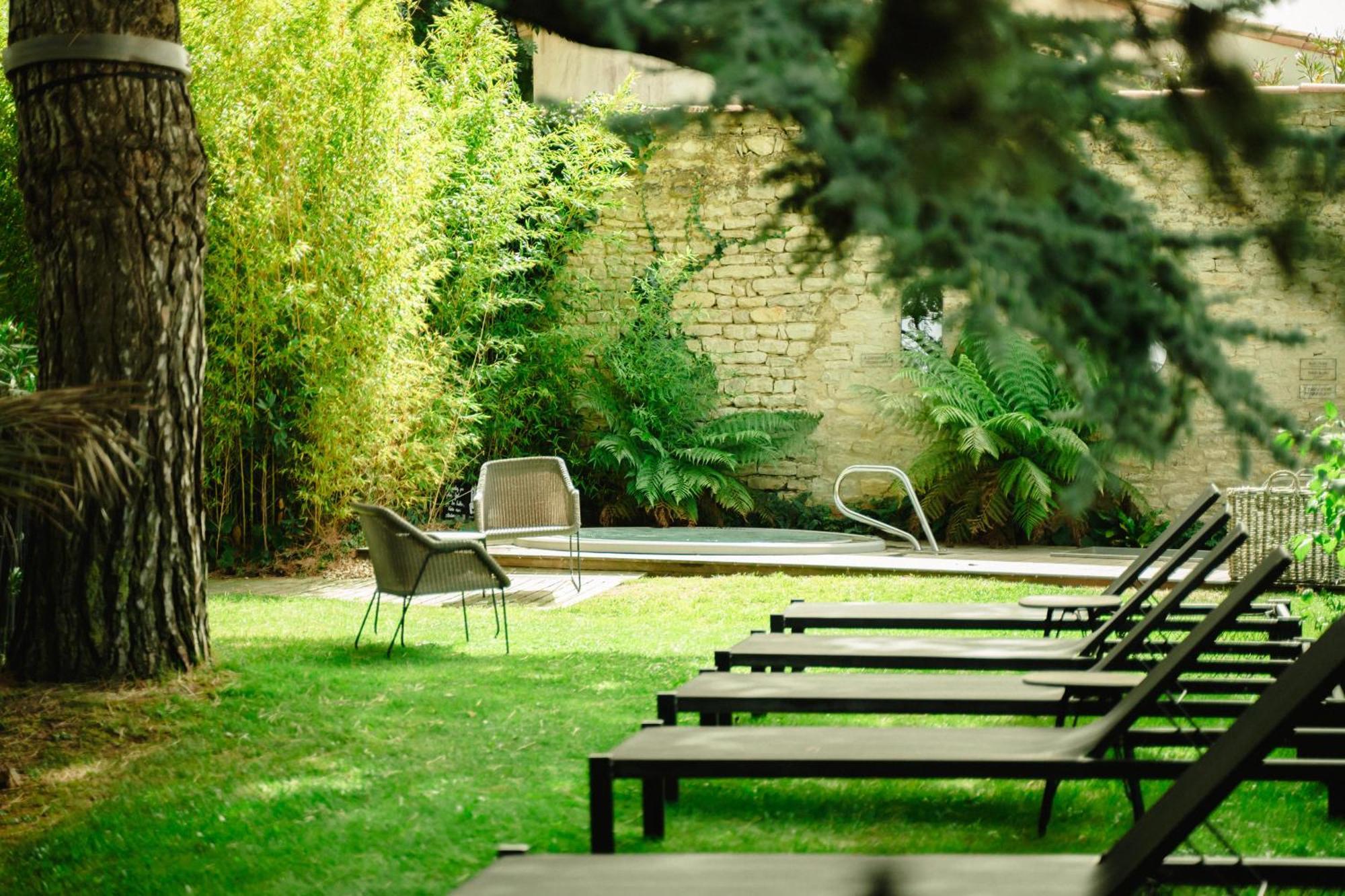 Le Clos Saint-Martin Hotel & Spa Экстерьер фото